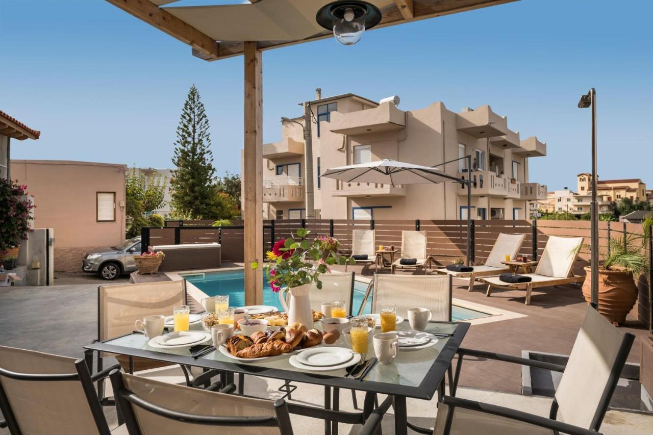 Villa Roxanne Galatás エクステリア 写真