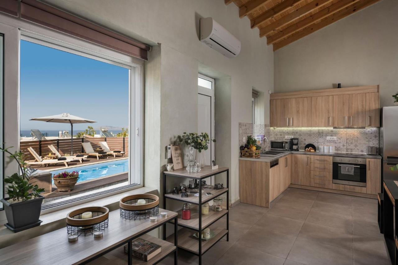 Villa Roxanne Galatás エクステリア 写真