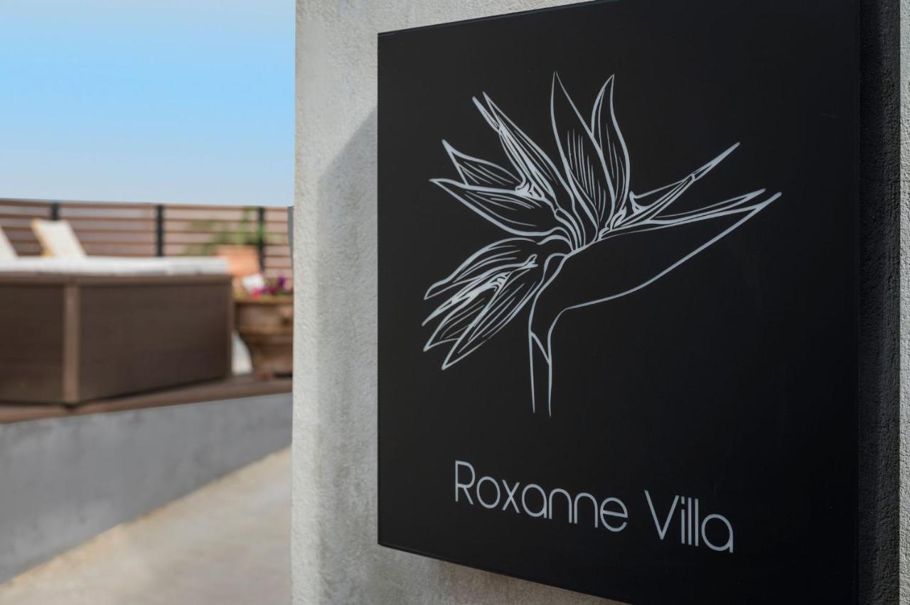 Villa Roxanne Galatás エクステリア 写真