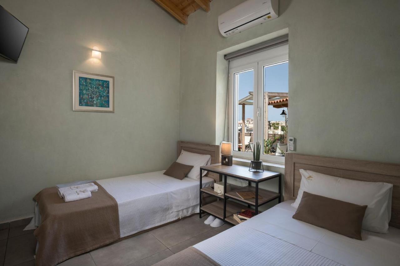 Villa Roxanne Galatás エクステリア 写真